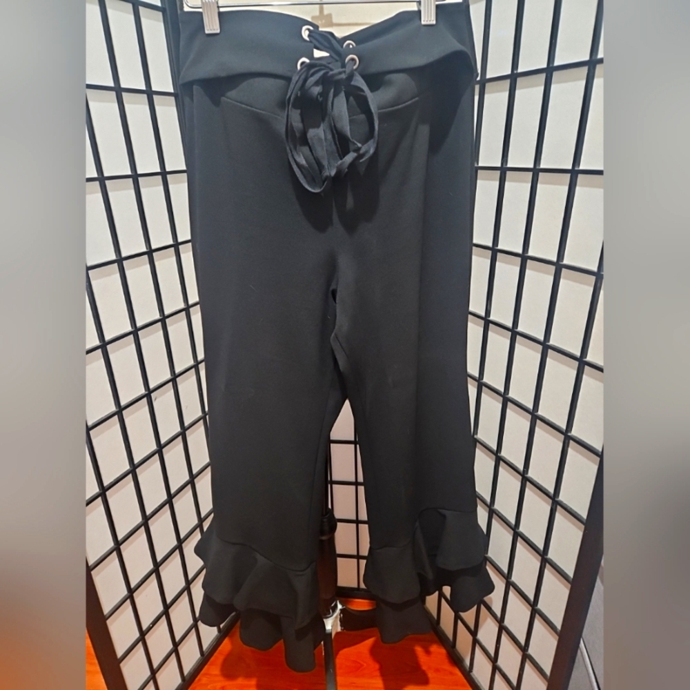 Women's Monteau Black Stretch Ruffle Flare Pull-on Pants XL